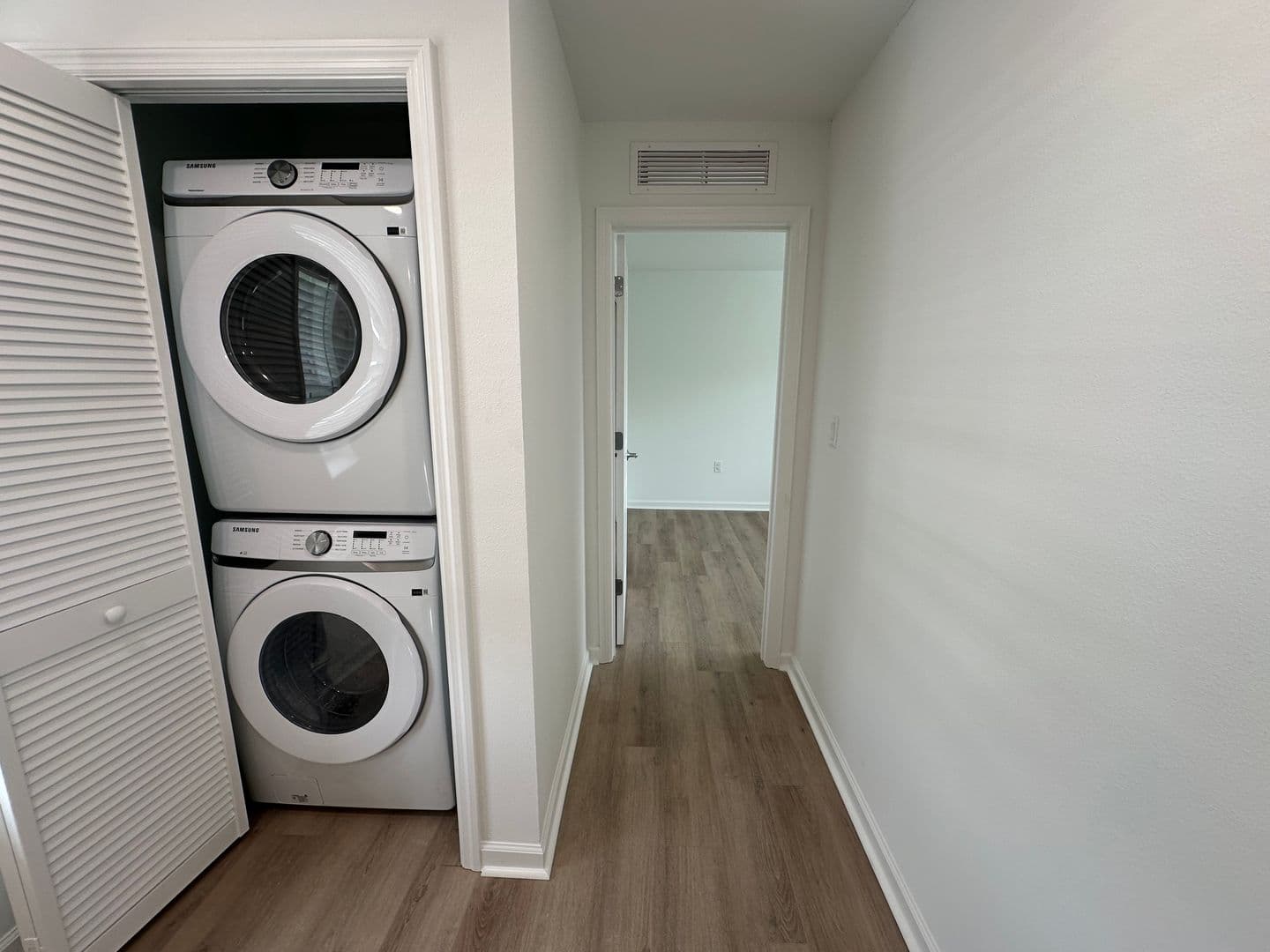 Lakeland Apartment: 301 S Lake Ave