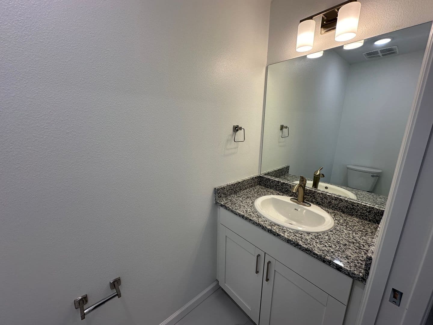 Lakeland Apartment: 301 S Lake Ave