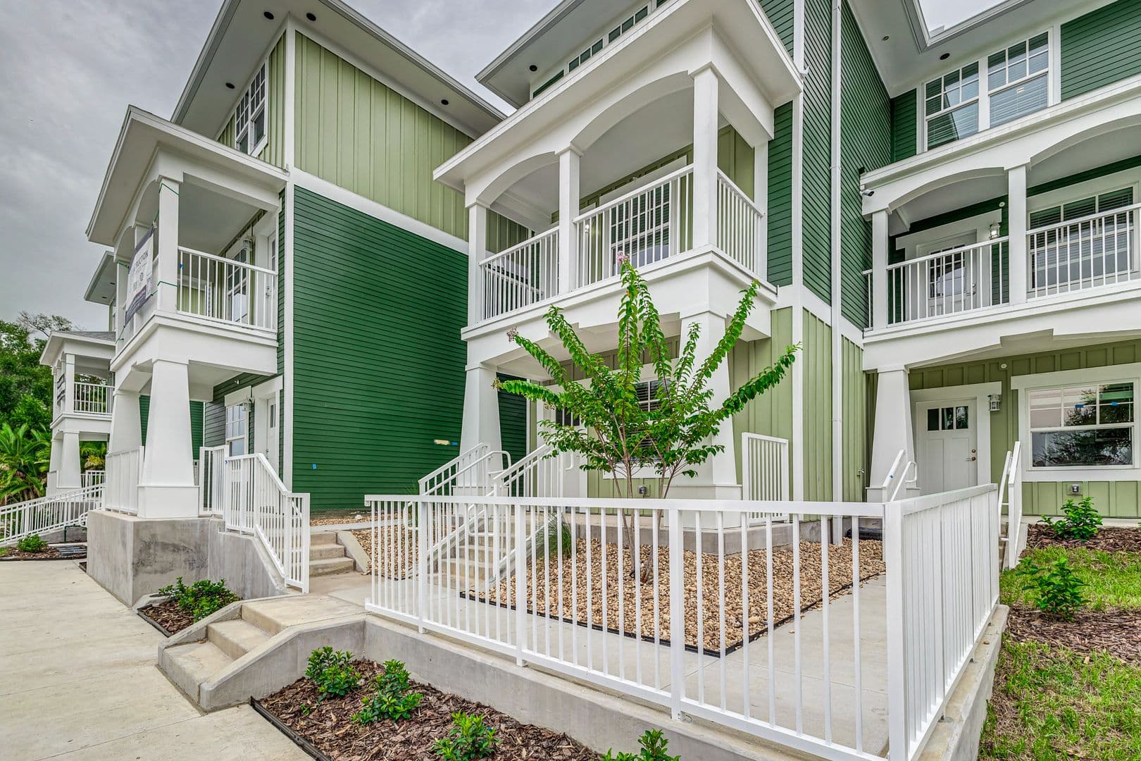 Lakeland Apartment: 301 S Lake Ave