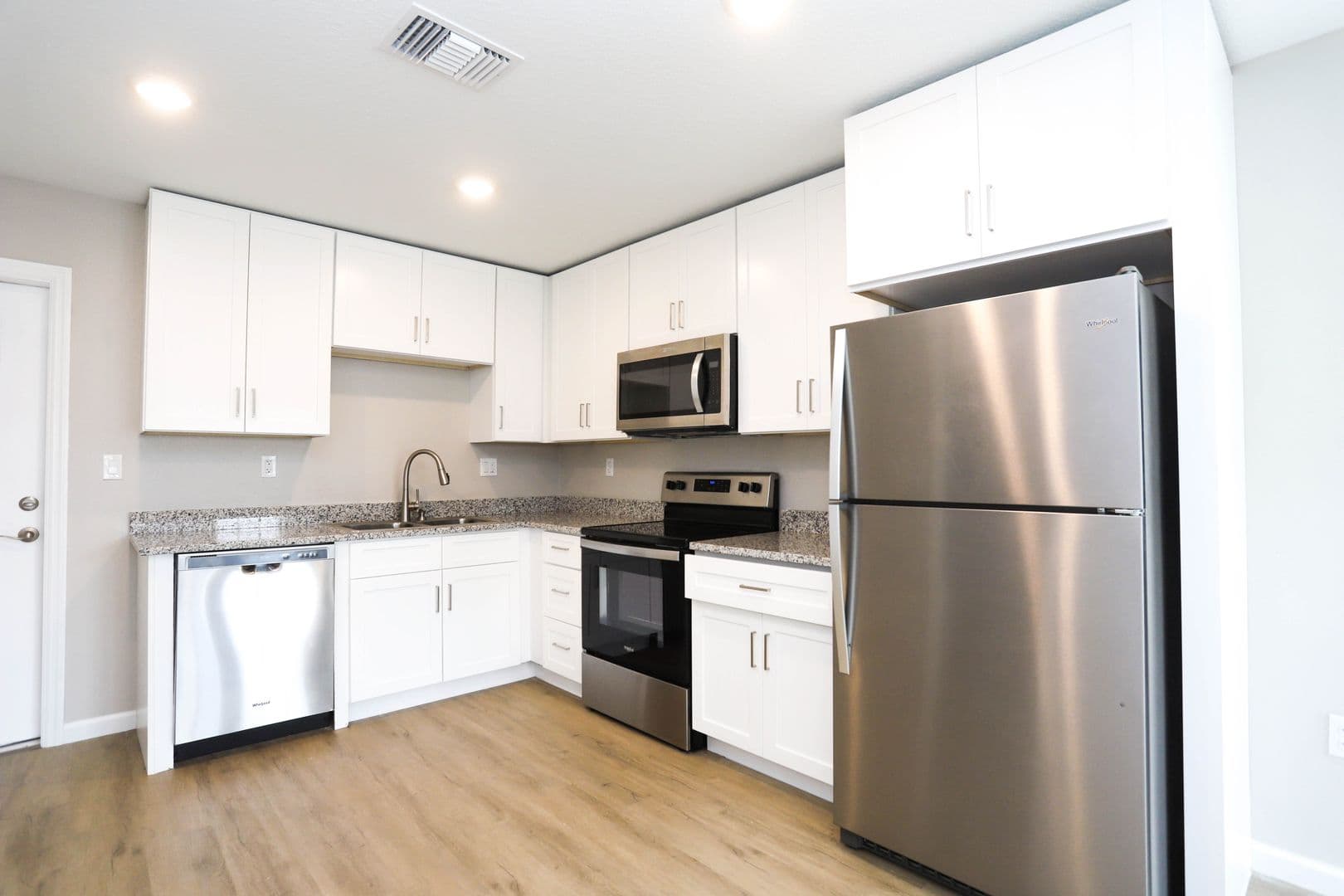 Lakeland Apartment: 923 E Lemon St.