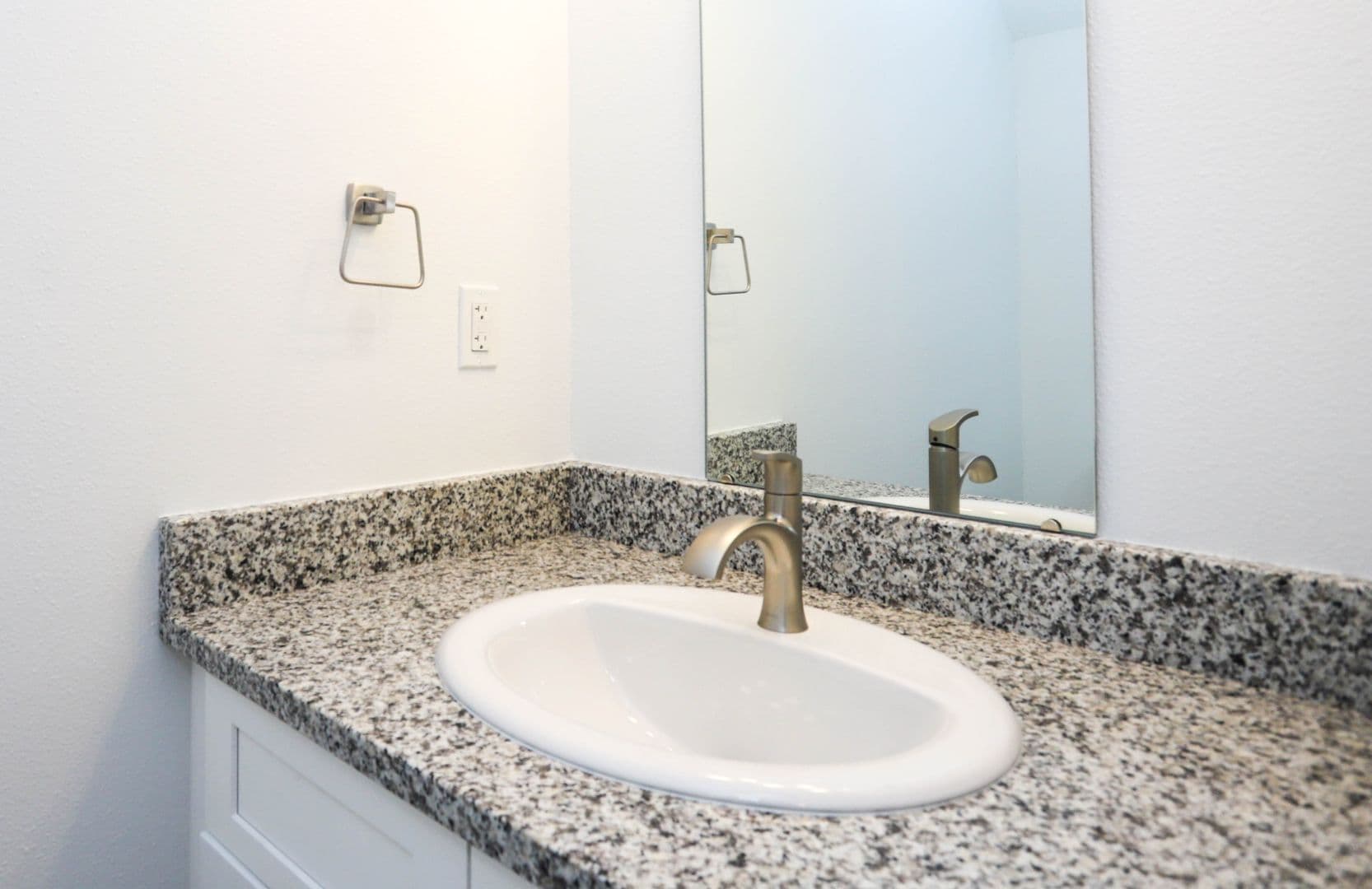 Lakeland Apartment: 923 E Lemon St.