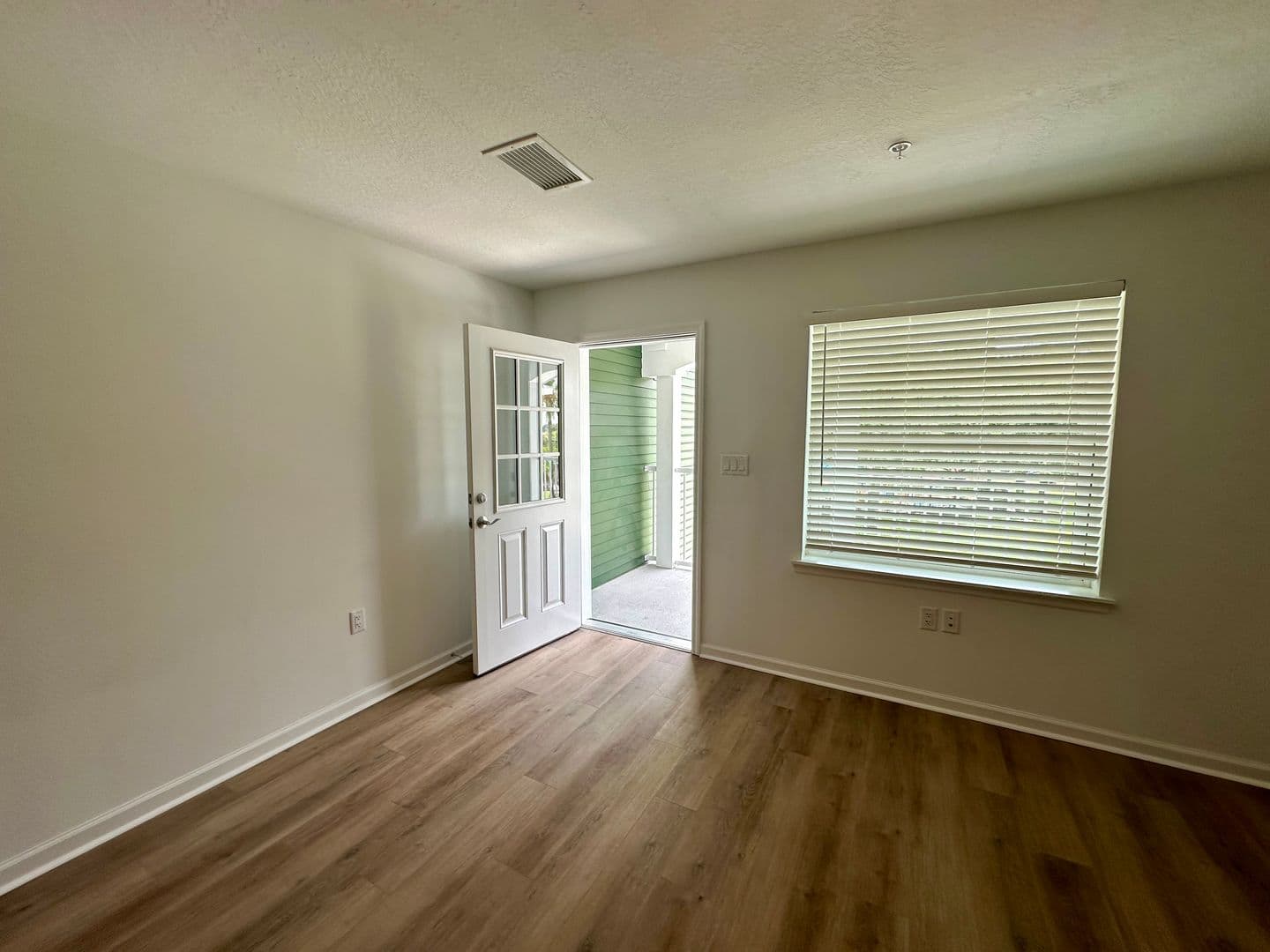 Lakeland Apartment: 301 S Lake Ave