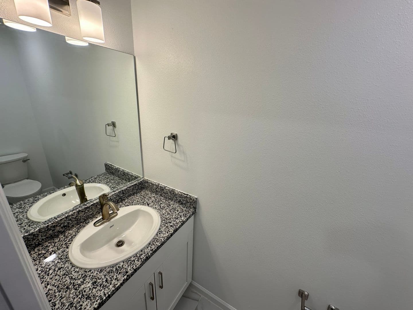 Lakeland Apartment: 301 S Lake Ave