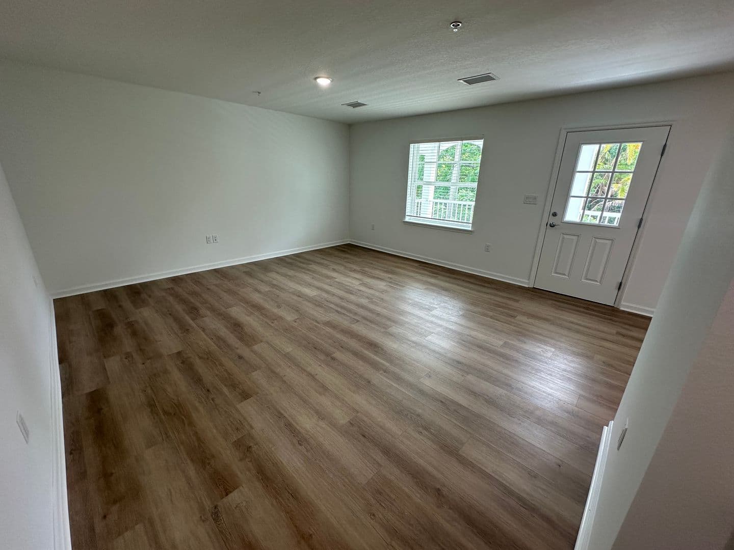 Lakeland Apartment: 301 S Lake Ave