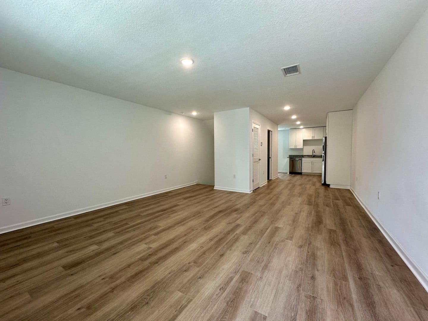 Lakeland Apartment: 301 S Lake Ave