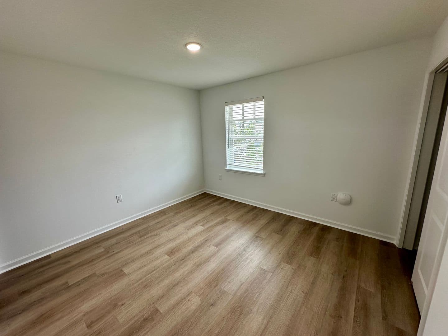 Lakeland Apartment: 301 S Lake Ave