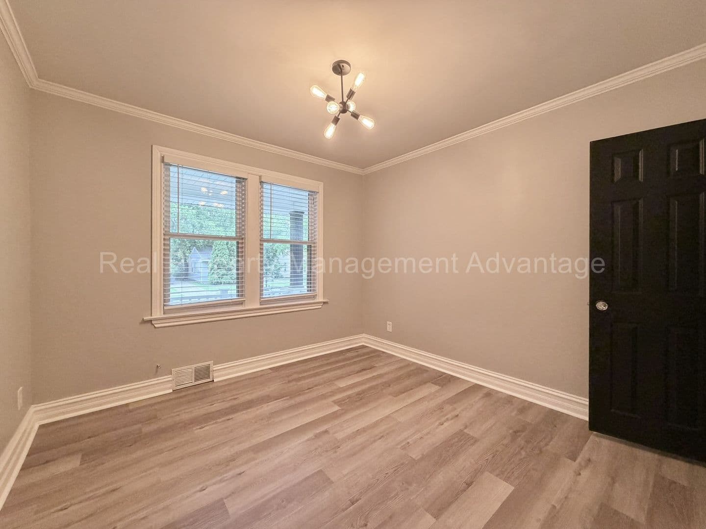 Ferndale House: 1330 E. Chesterfield St.