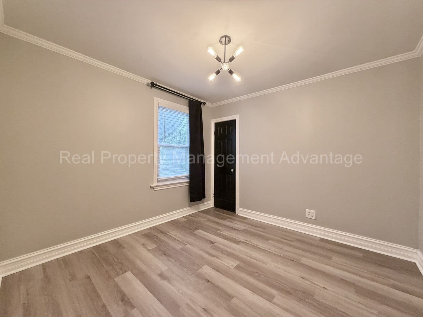 Ferndale House: 1330 E. Chesterfield St.