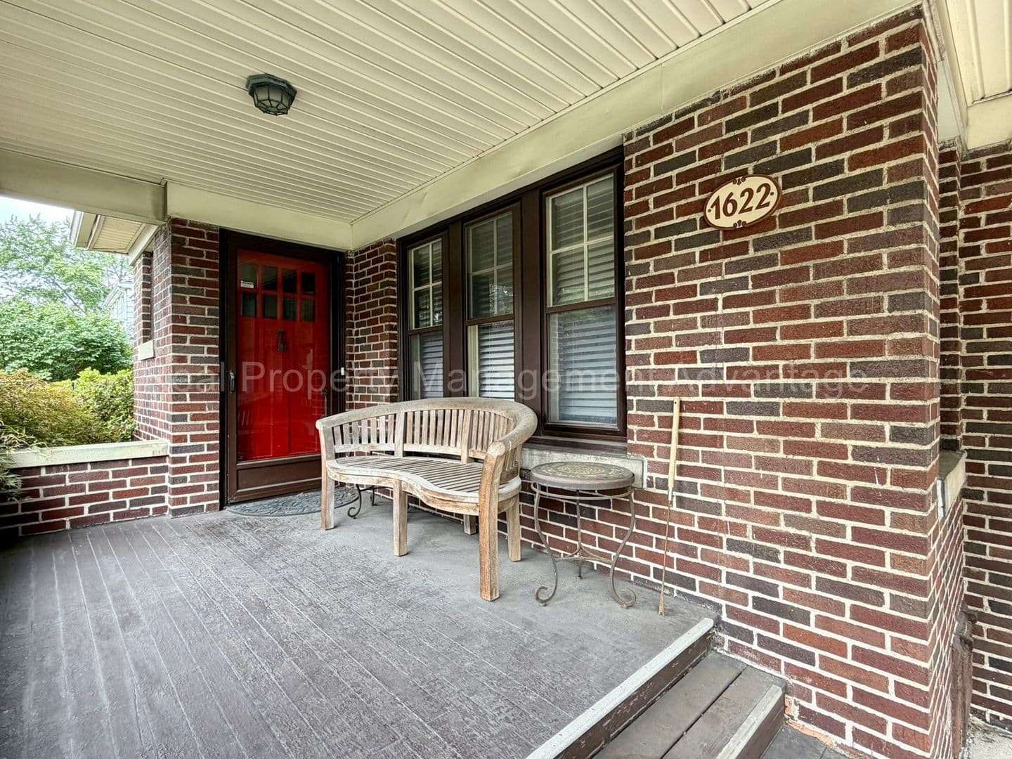 Royal Oak Apartment: 1622 Crooks Rd.