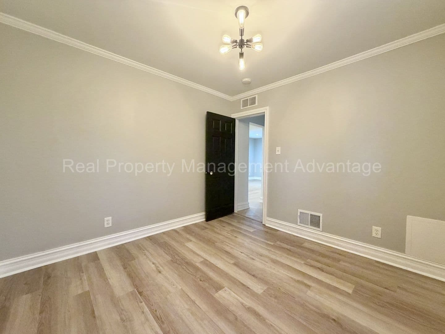 Ferndale House: 1330 E. Chesterfield St.