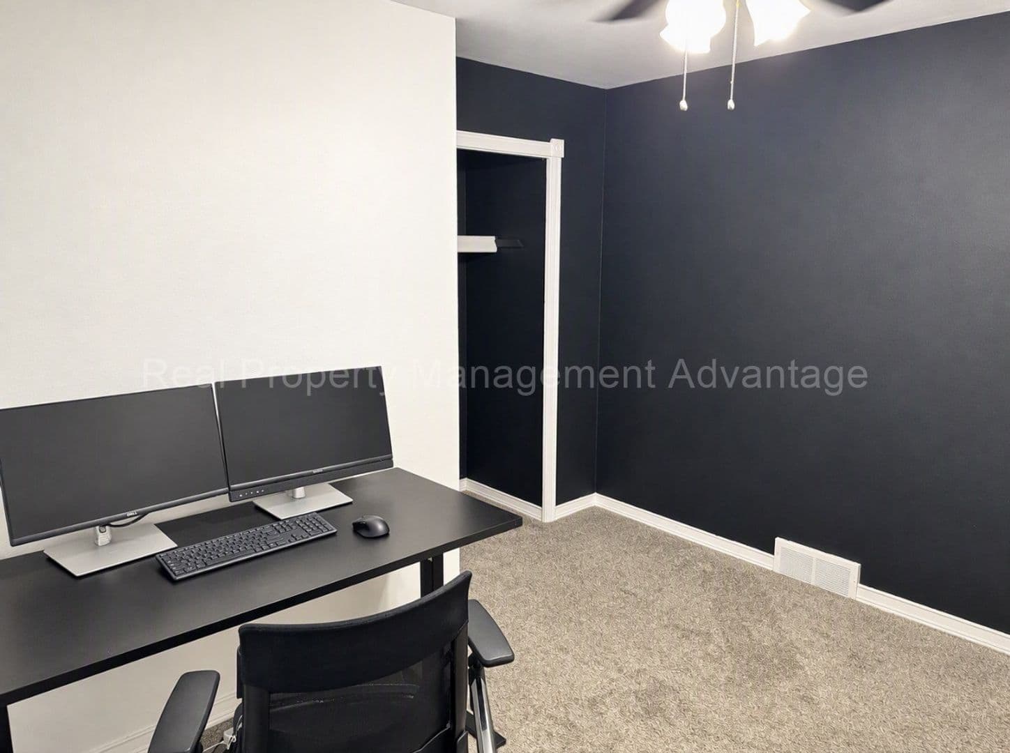 Farmington House: 21020 Robinwood St.