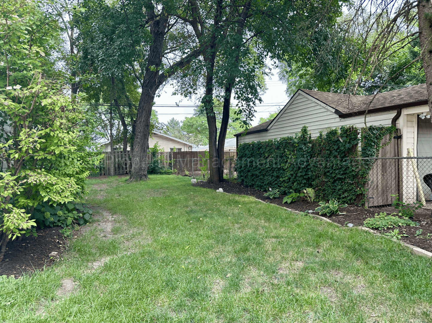 Royal Oak House: 1914 N. Wilson Ave.