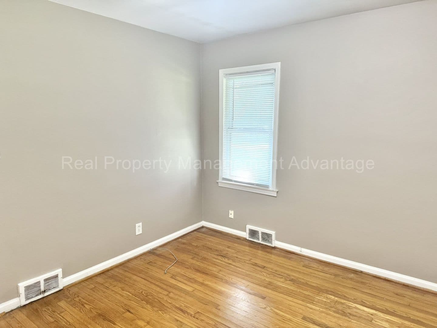Royal Oak House: 4421 Samoset Rd.