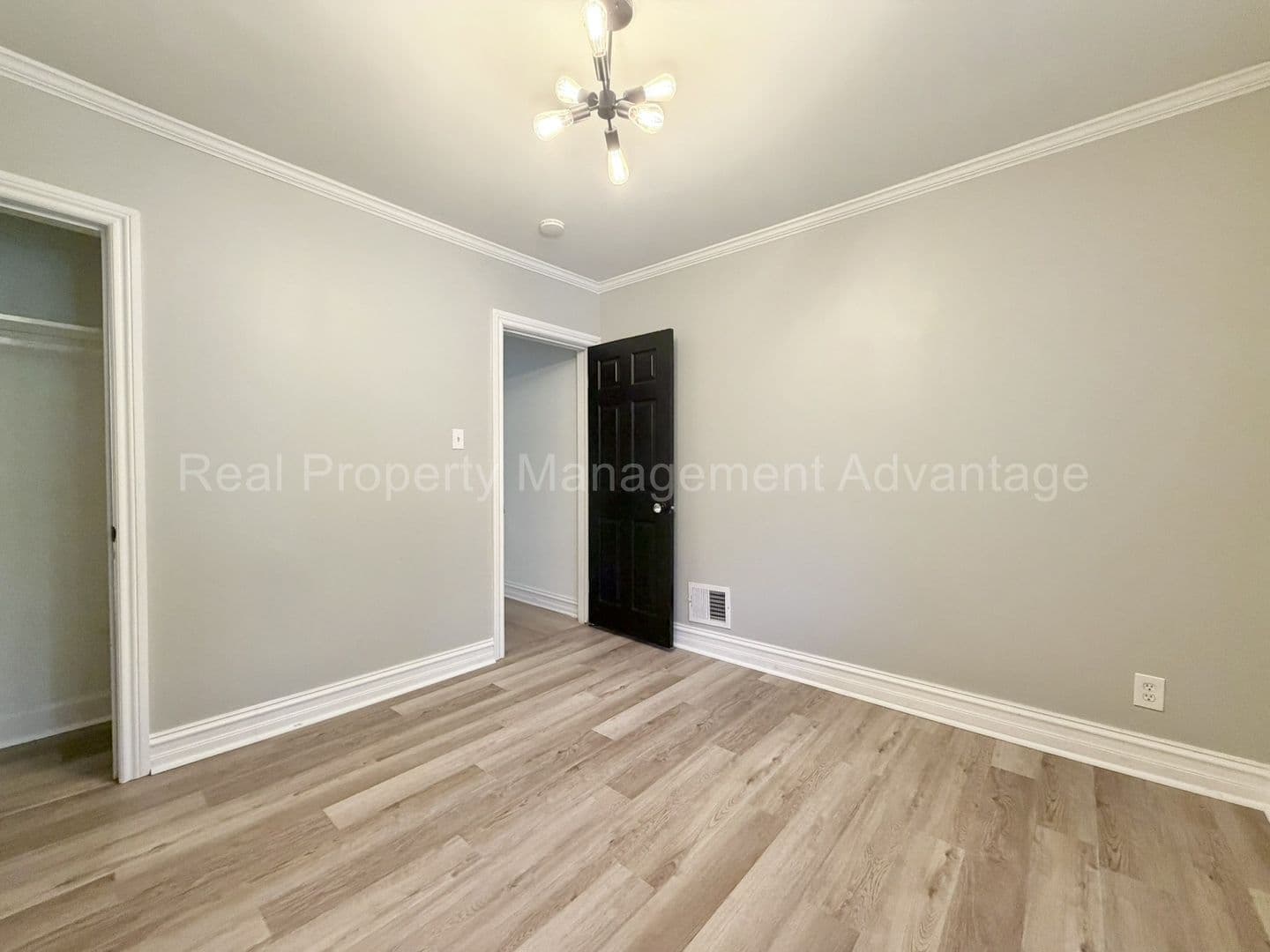 Ferndale House: 1330 E. Chesterfield St.