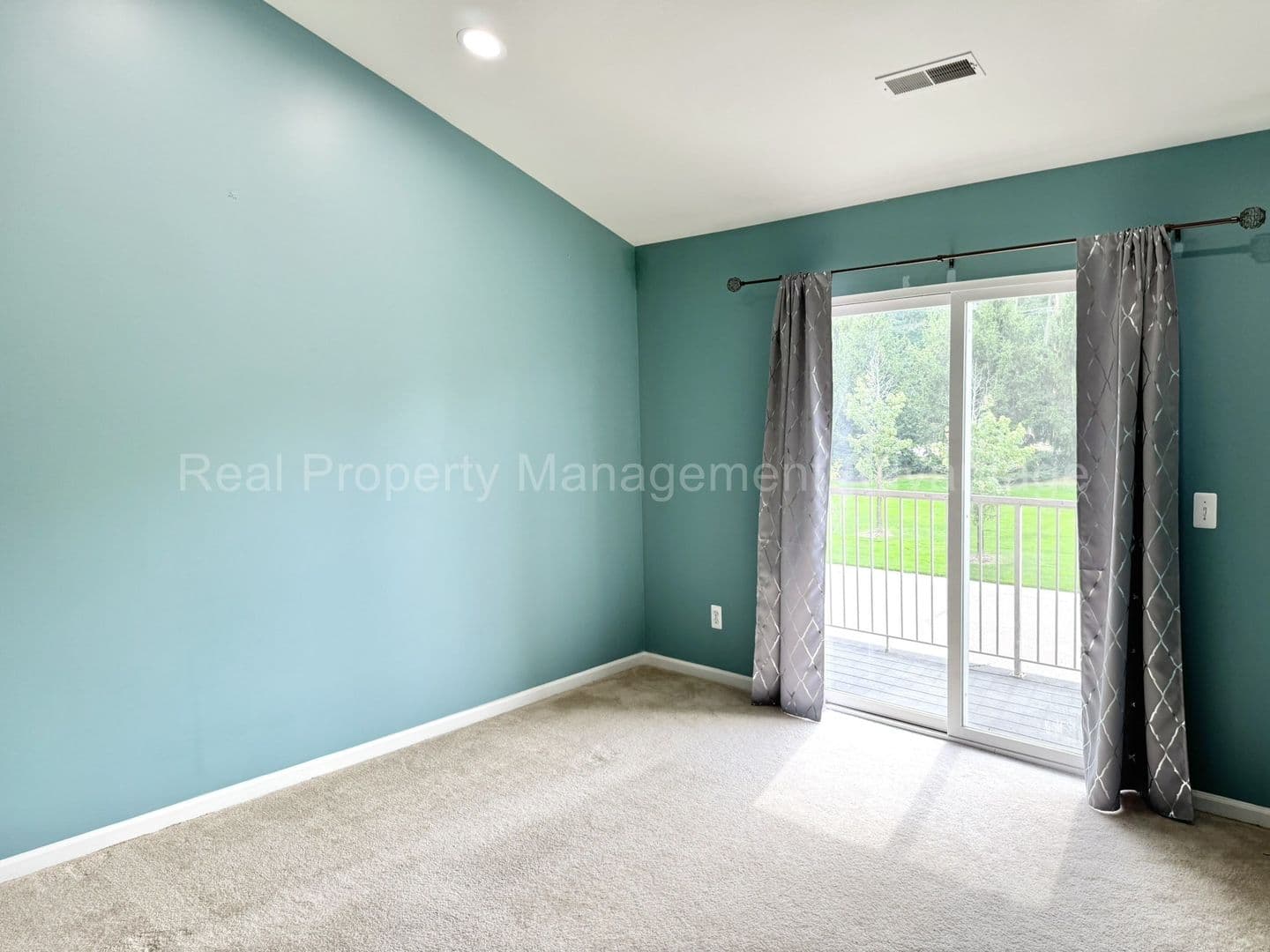 Shelby Twp. Condo: 11337 N. Woods Dr.
