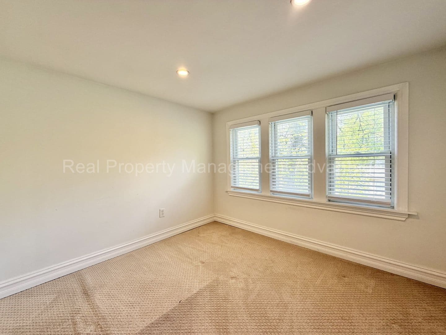 Ferndale House: 1330 E. Chesterfield St.