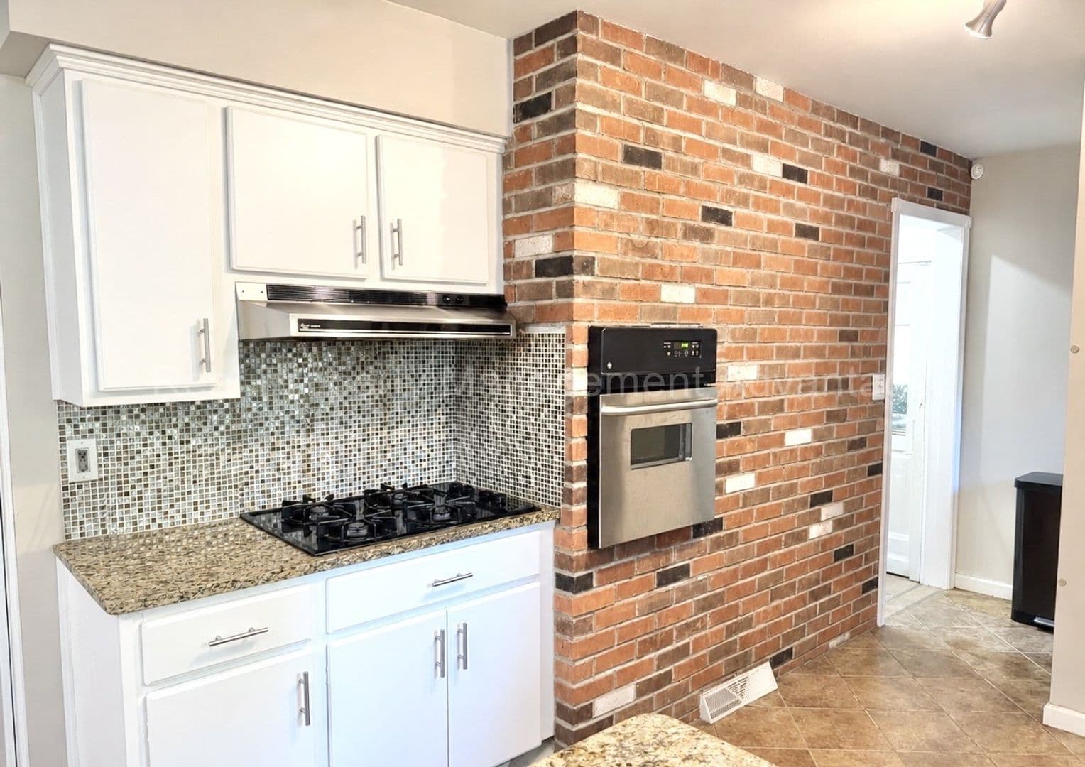 Farmington House: 21020 Robinwood St.