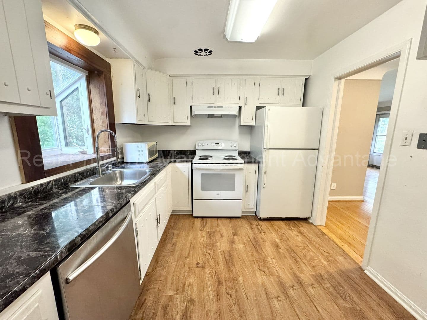 Royal Oak House: 4421 Samoset Rd.