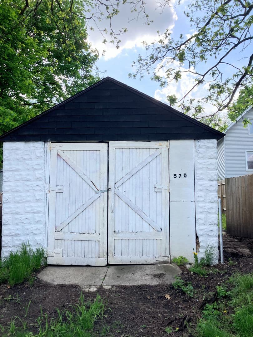 Grand Rapids House: 570 Valley Ave NW