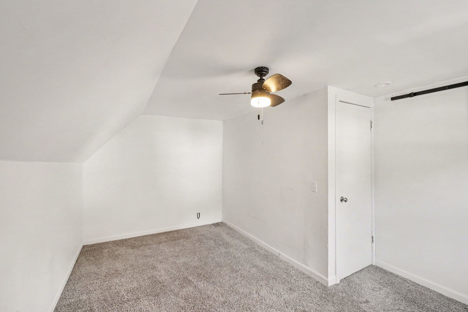 Grand Rapids House: 570 Valley Ave NW