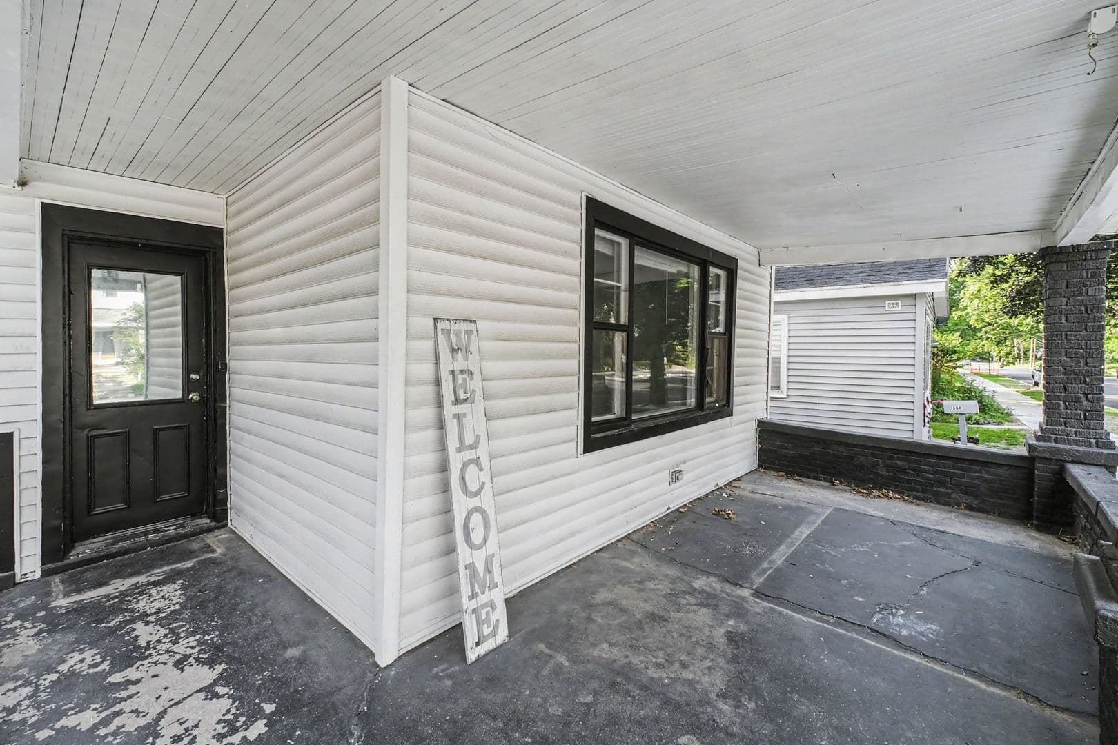 Grand Rapids House: 570 Valley Ave NW