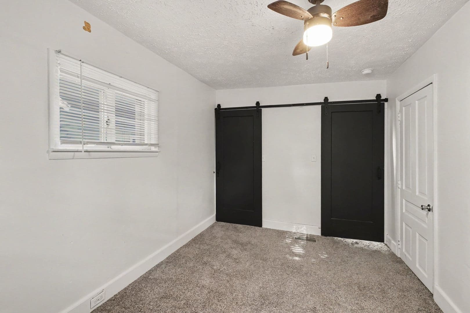 Grand Rapids House: 570 Valley Ave NW