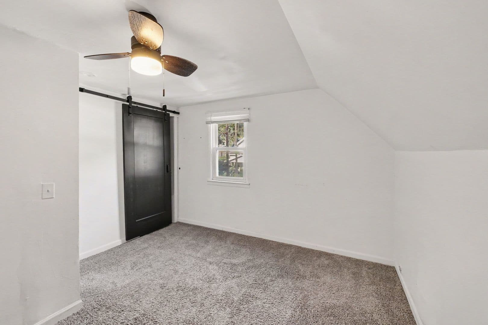 Grand Rapids House: 570 Valley Ave NW