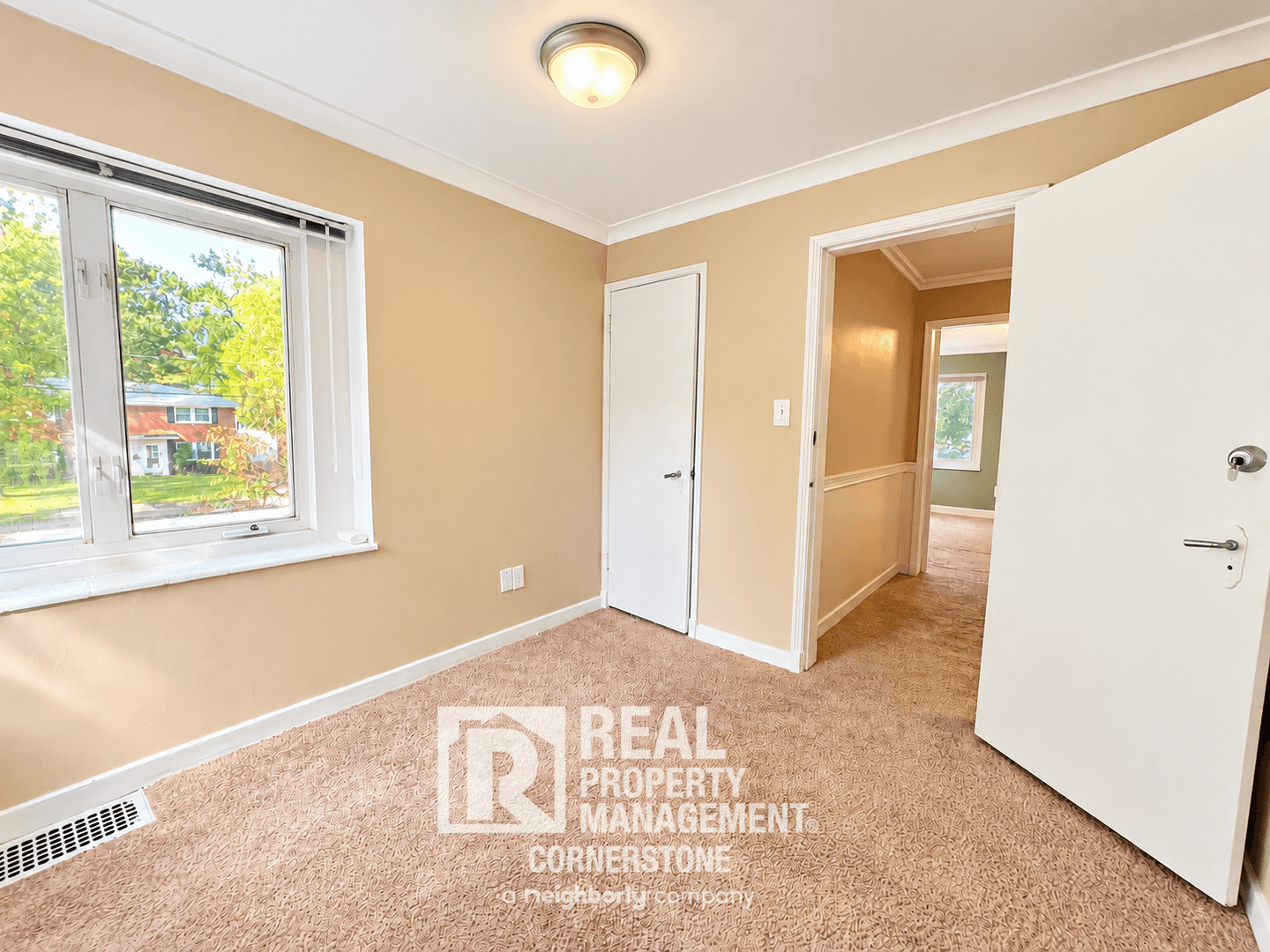 Kalamazoo Apartment: 720 Ashley Drive