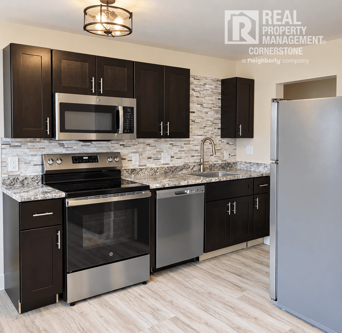 Kalamazoo Apartment: 808 W Kalamazoo Ave