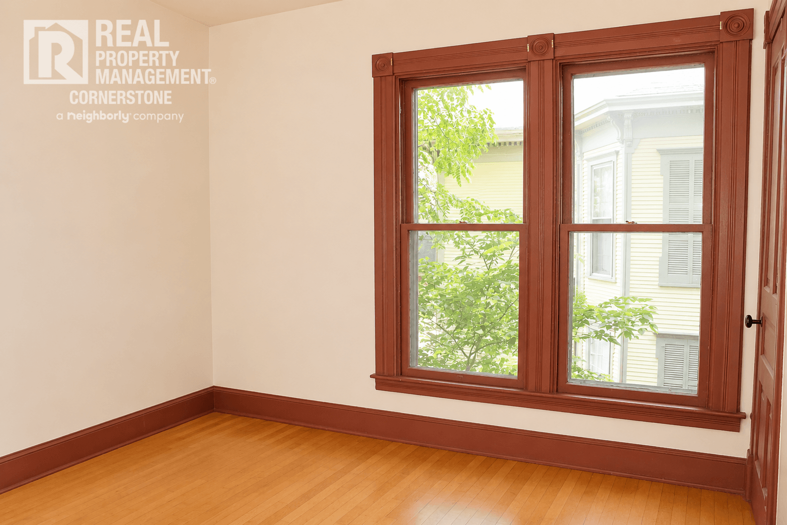 Kalamazoo Apartment: 808 W Kalamazoo Ave