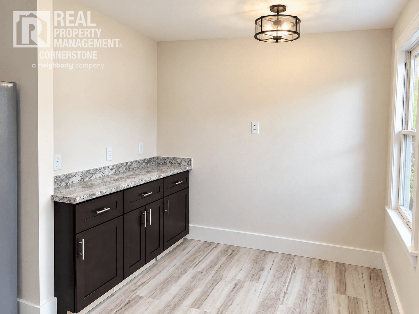 Kalamazoo Apartment: 808 W Kalamazoo Ave