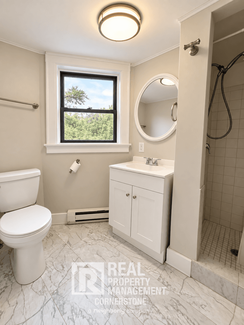 Kalamazoo Apartment: 2423 Parkview Ave