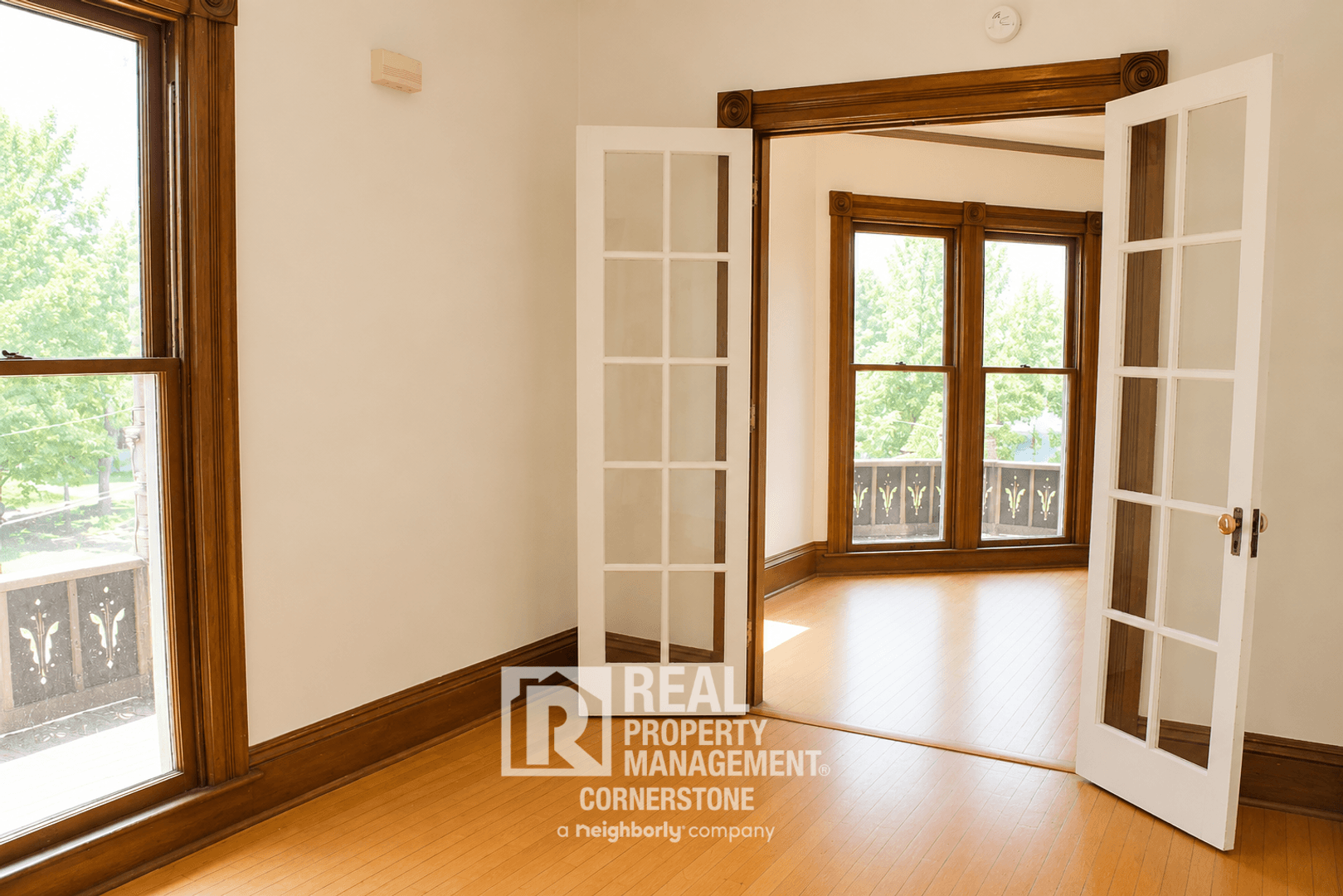 Kalamazoo Apartment: 808 W Kalamazoo Ave