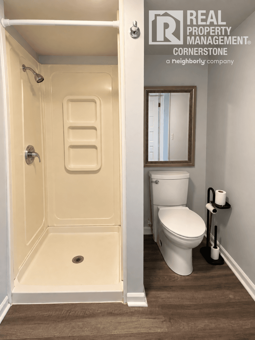 Kalamazoo Apartment: 2423 Parkview Ave