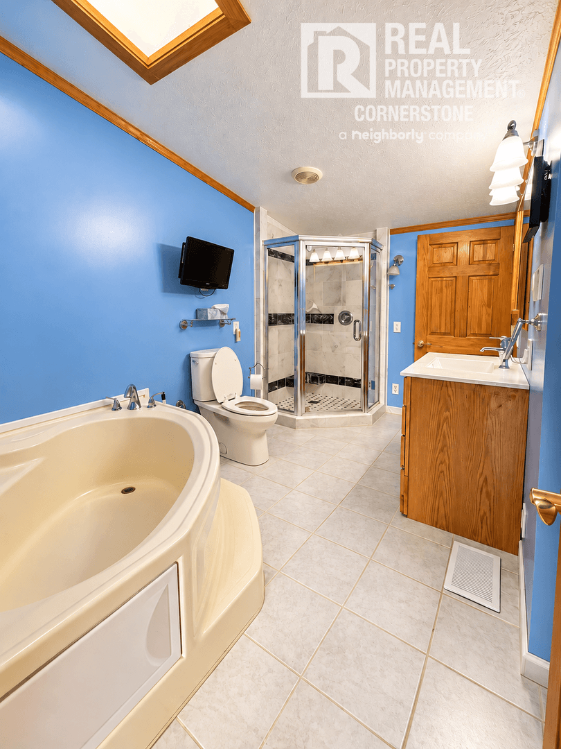 Plainwell House: 579 110th Ave
