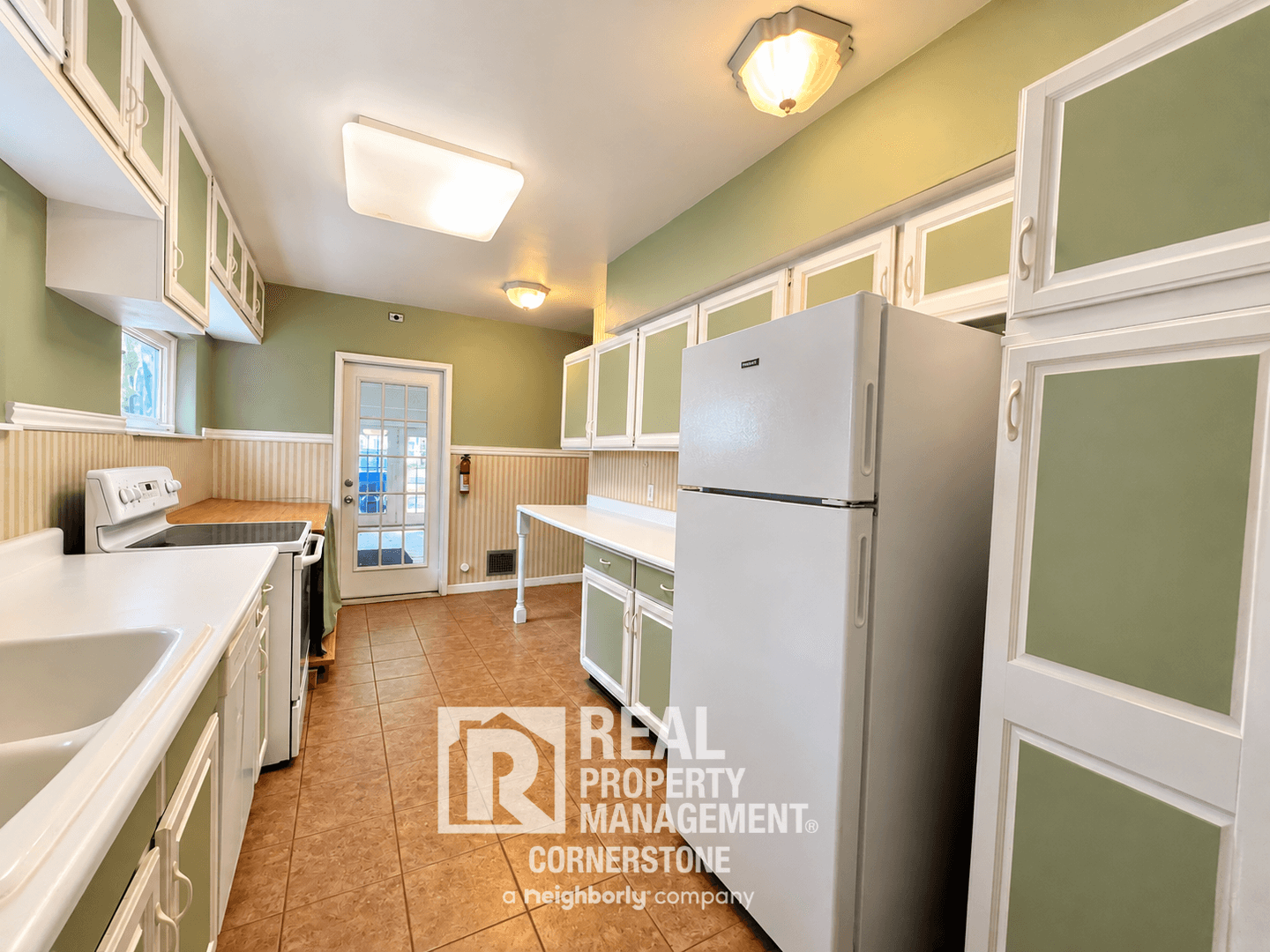 Kalamazoo Apartment: 720 Ashley Drive