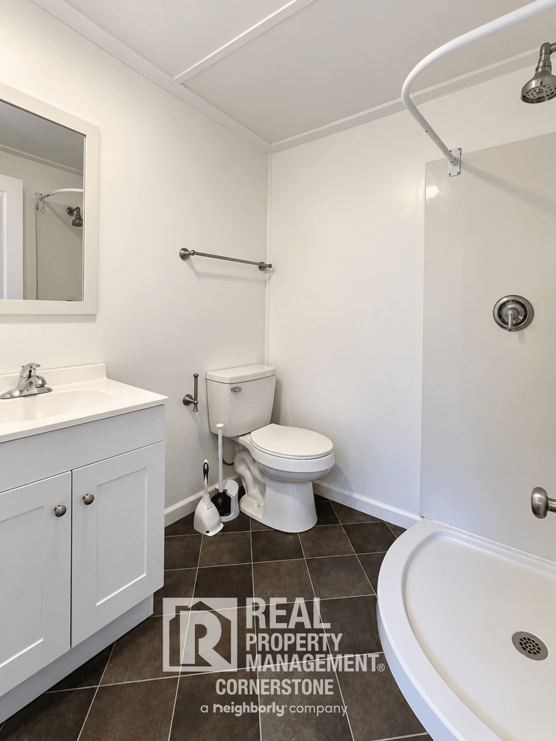 Kalamazoo Apartment: 2423 Parkview Ave