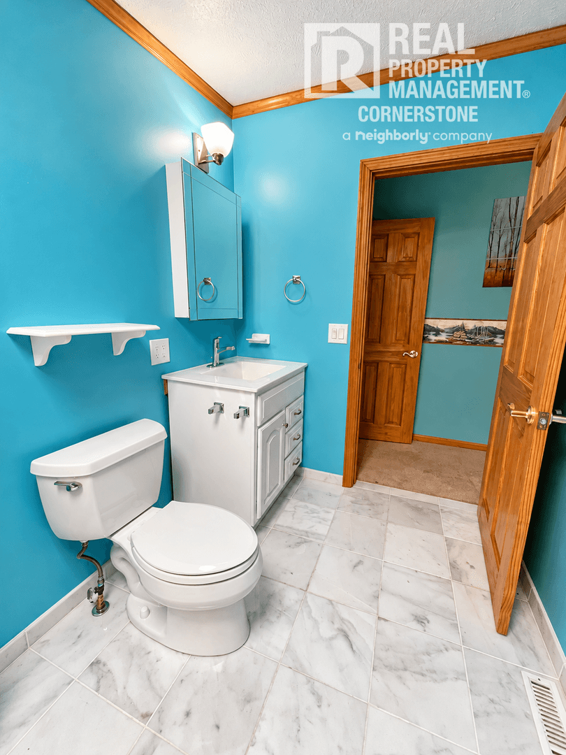 Plainwell House: 579 110th Ave