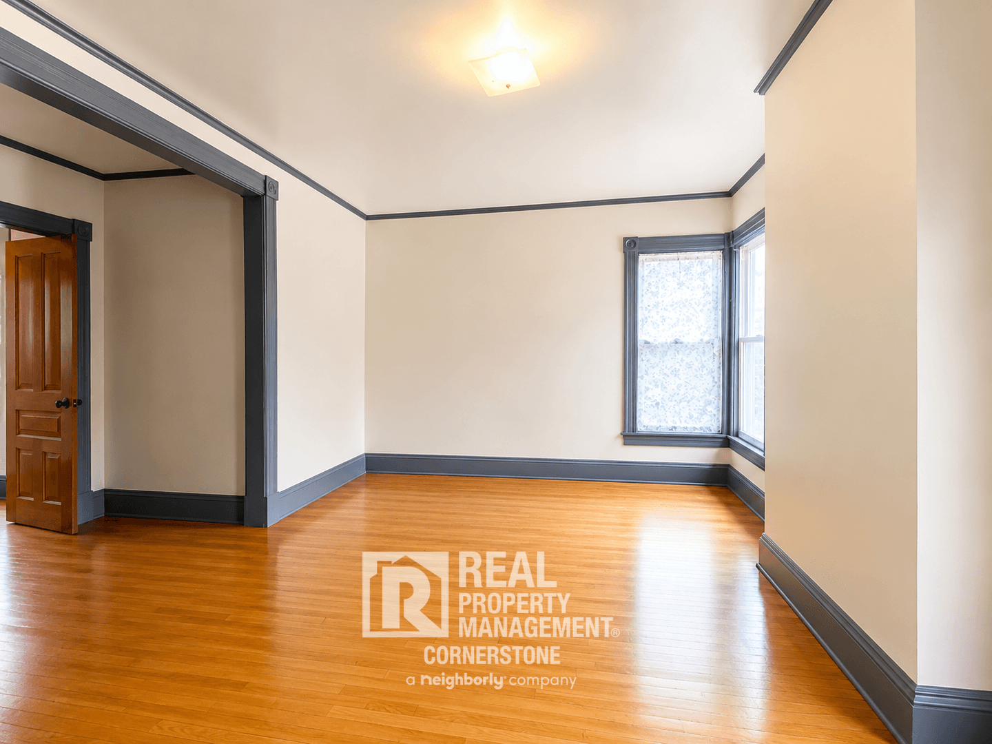Kalamazoo Apartment: 808 W Kalamazoo Ave