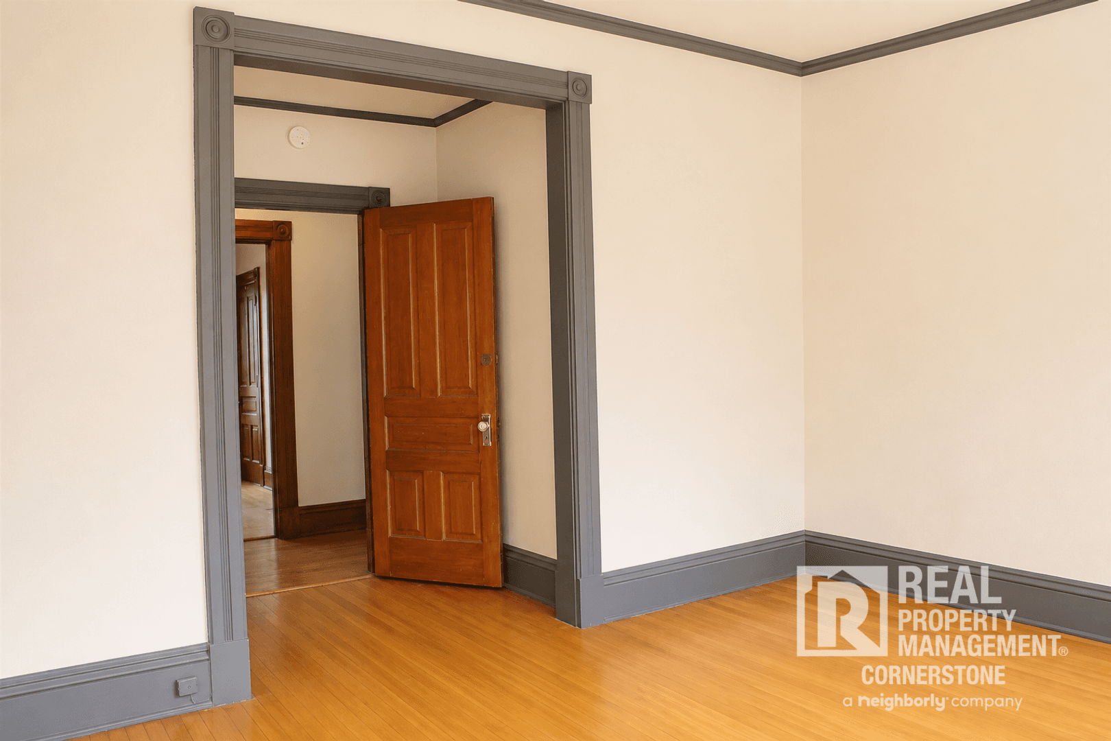 Kalamazoo Apartment: 808 W Kalamazoo Ave