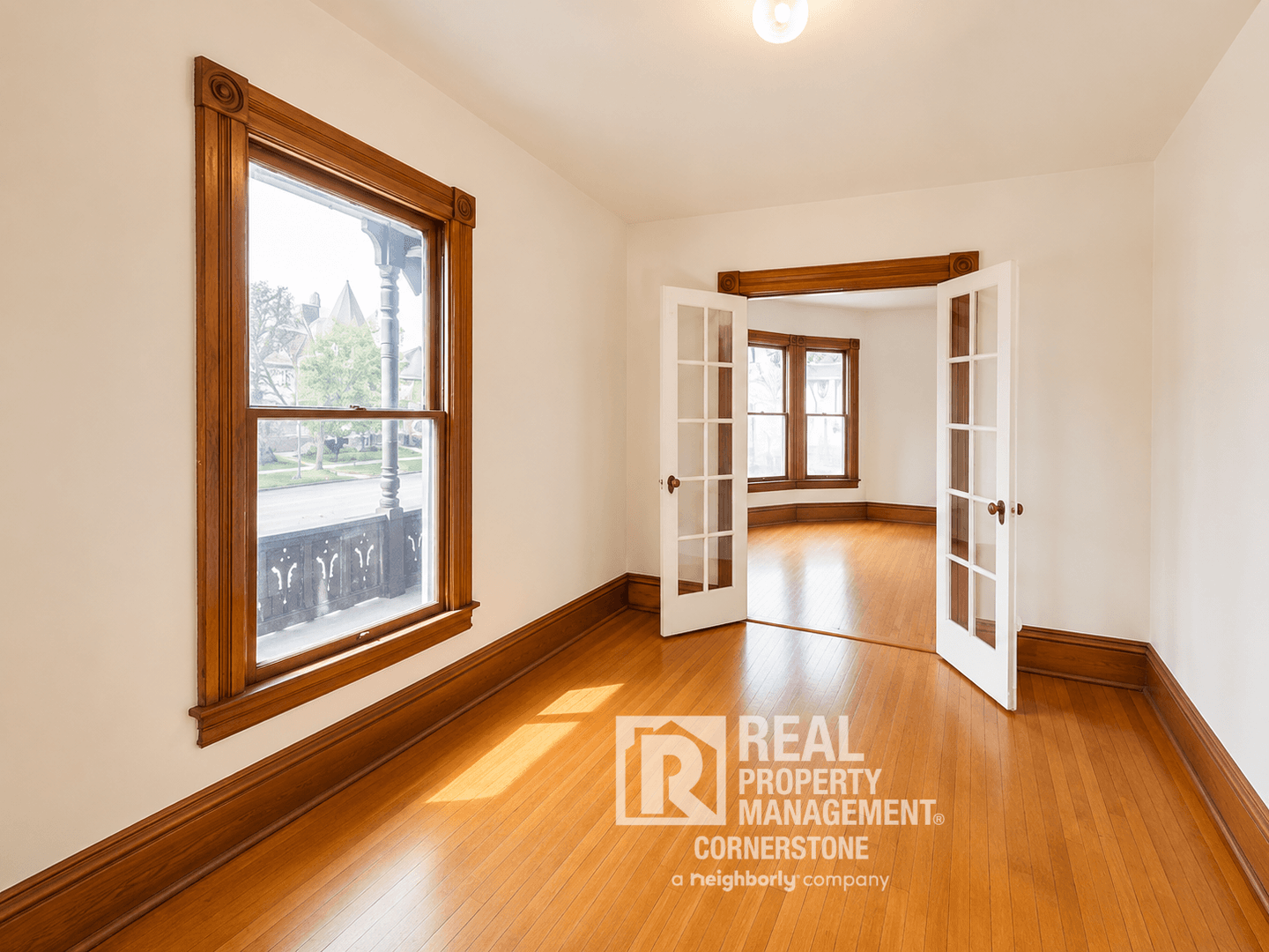 Kalamazoo Apartment: 808 W Kalamazoo Ave