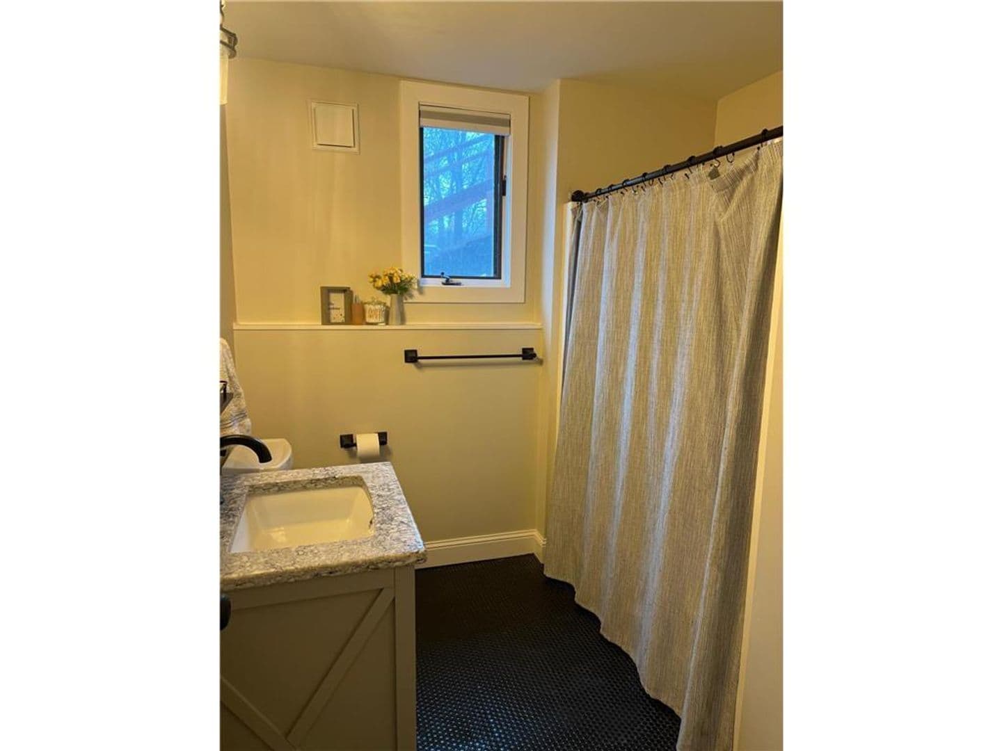 Baxter House: 6078 Donald Street