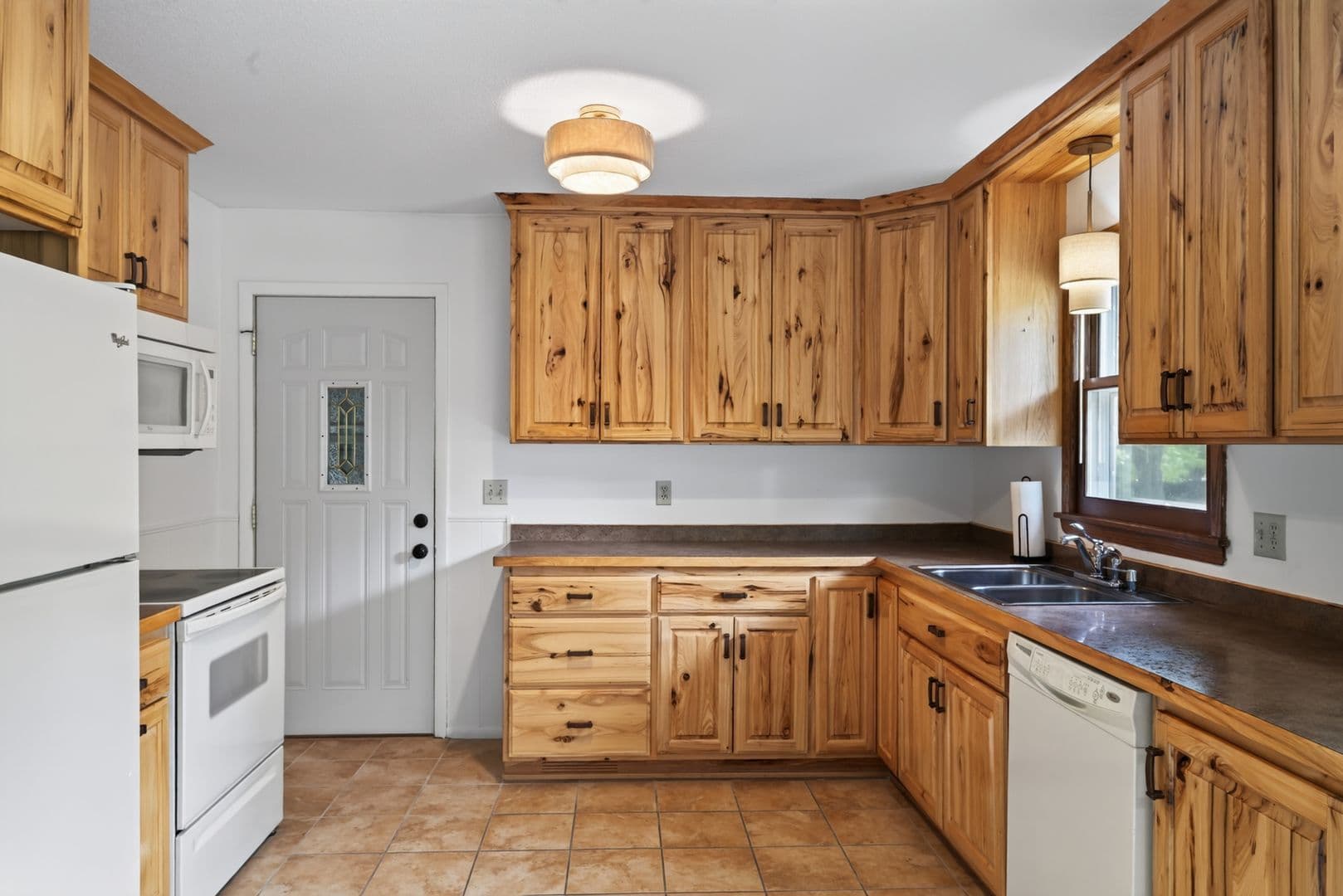 Baxter House: 13503 Meredith Dr