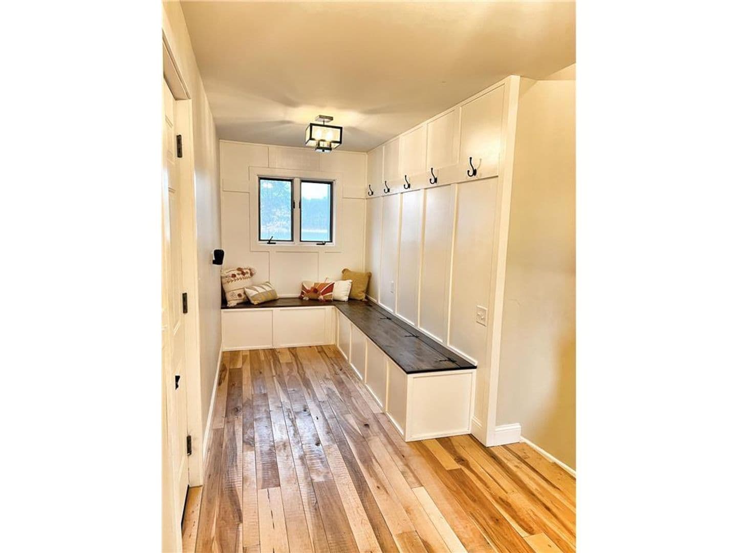 Baxter House: 6078 Donald Street