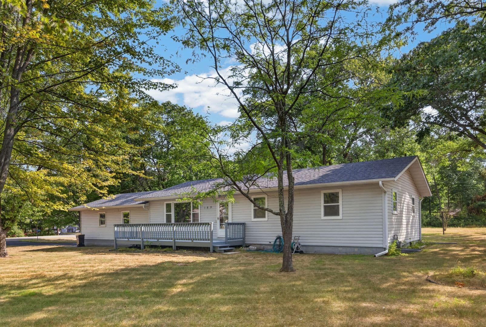 Baxter House: 13503 Meredith Dr