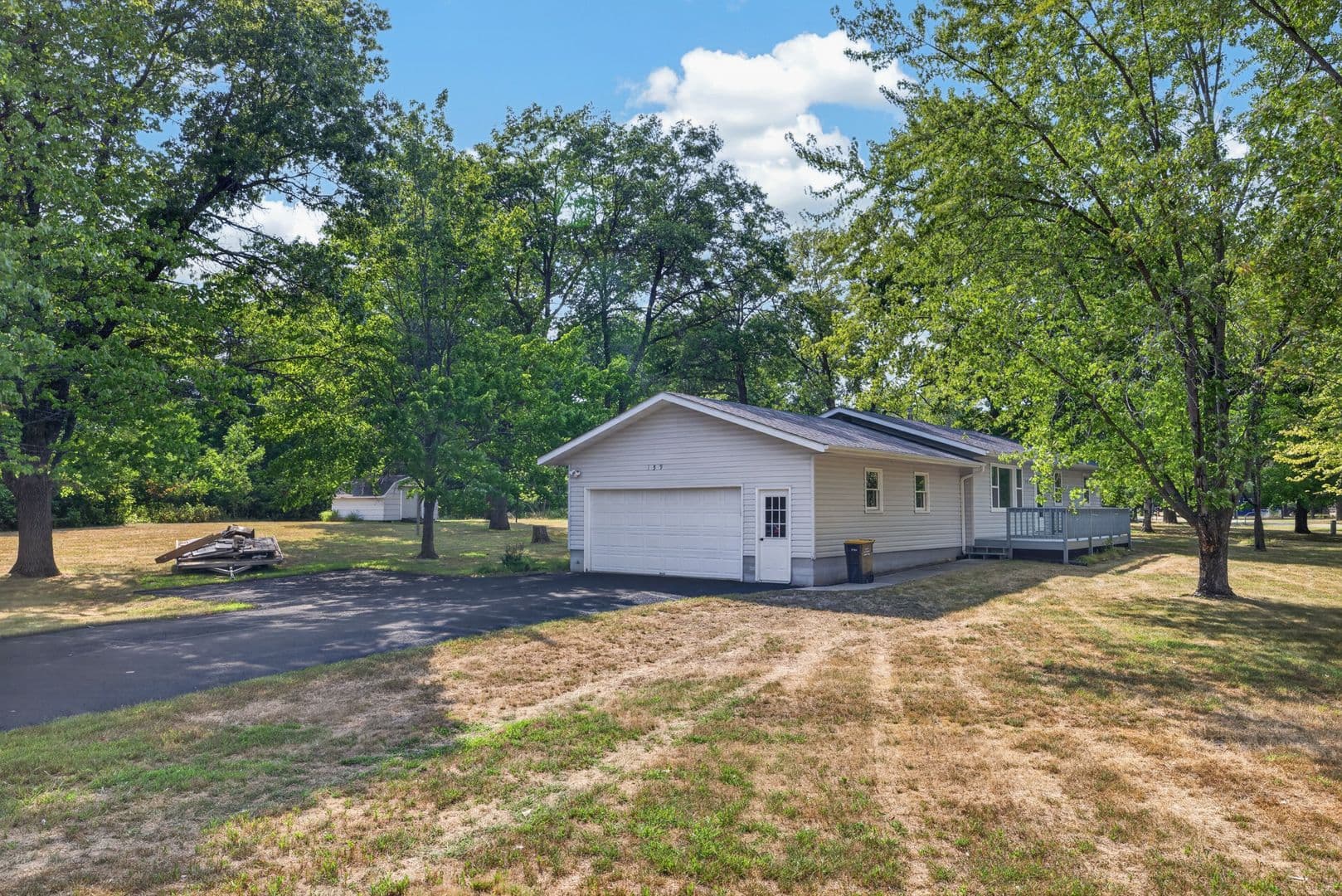 Baxter House: 13503 Meredith Dr