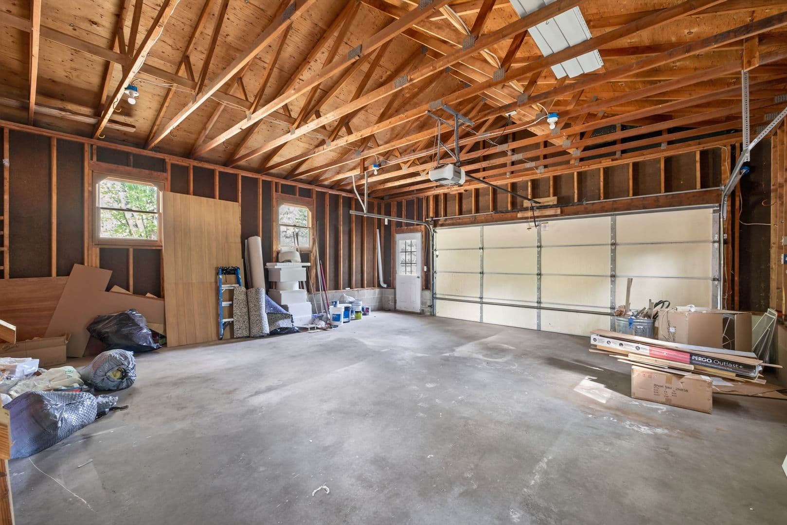 Baxter House: 13503 Meredith Dr
