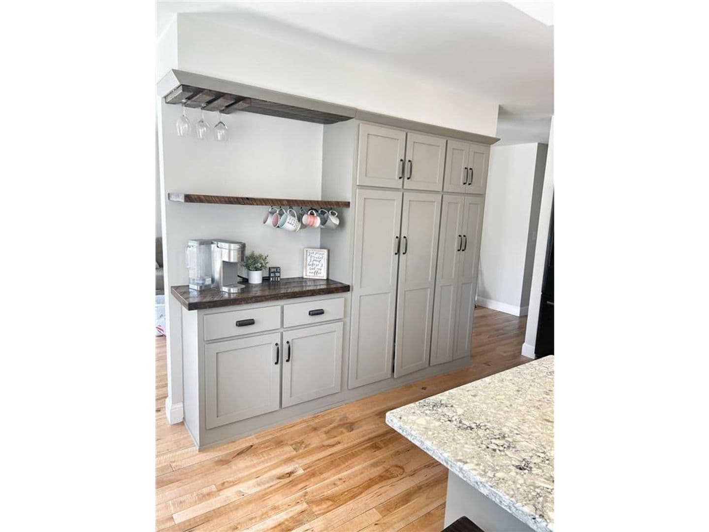 Baxter House: 6078 Donald Street