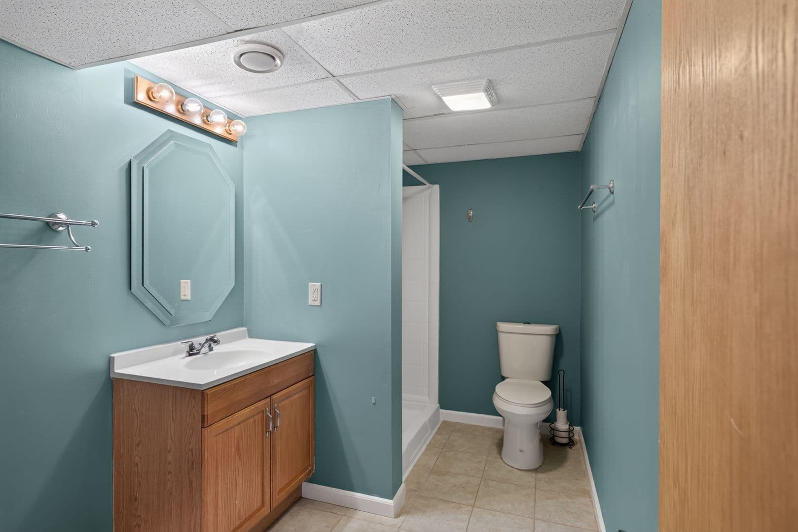 Baxter House: 13503 Meredith Dr