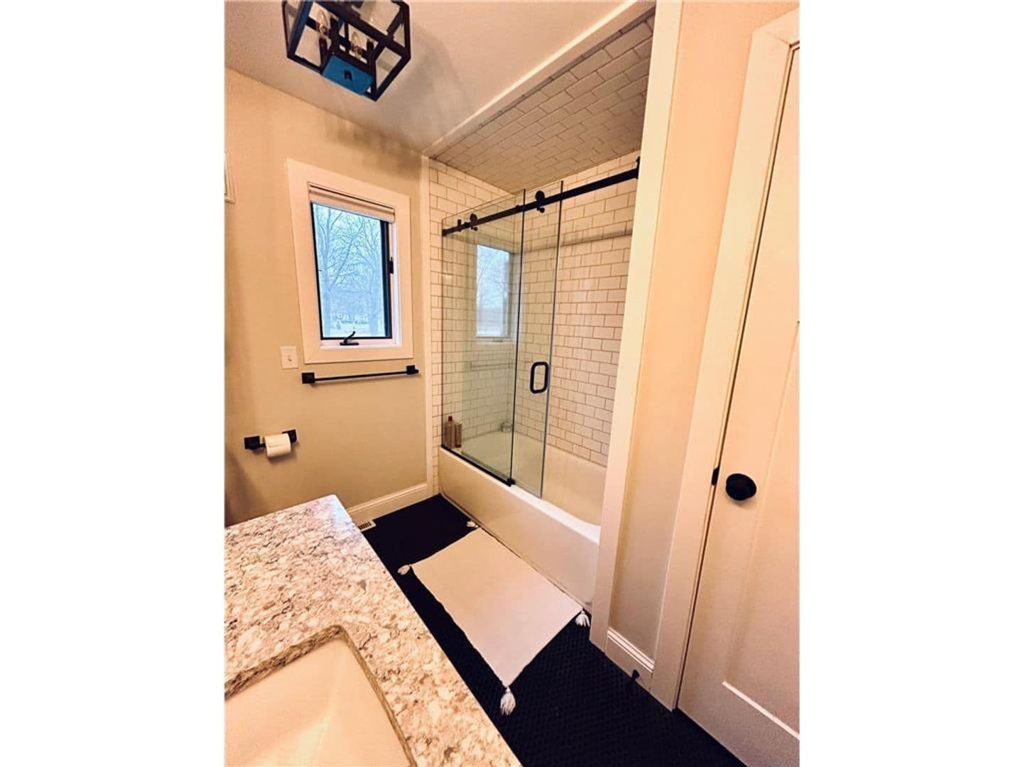 Baxter House: 6078 Donald Street